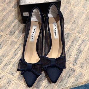 NWT Nina Women's Midnight Blue Bow Heels
